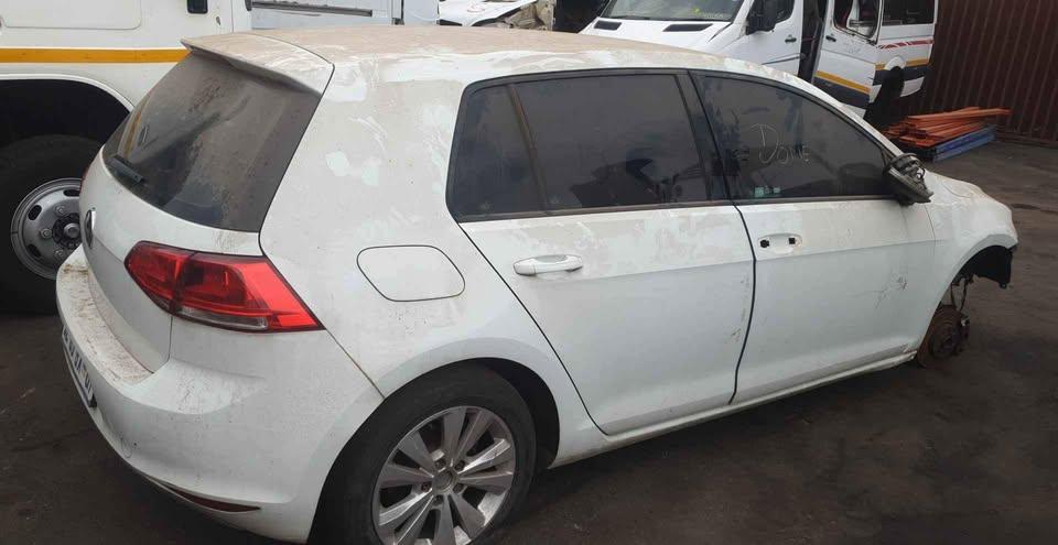 GOLF 7 2015 CRV11 Diesel code 2 STRIPPING FOR SPARES