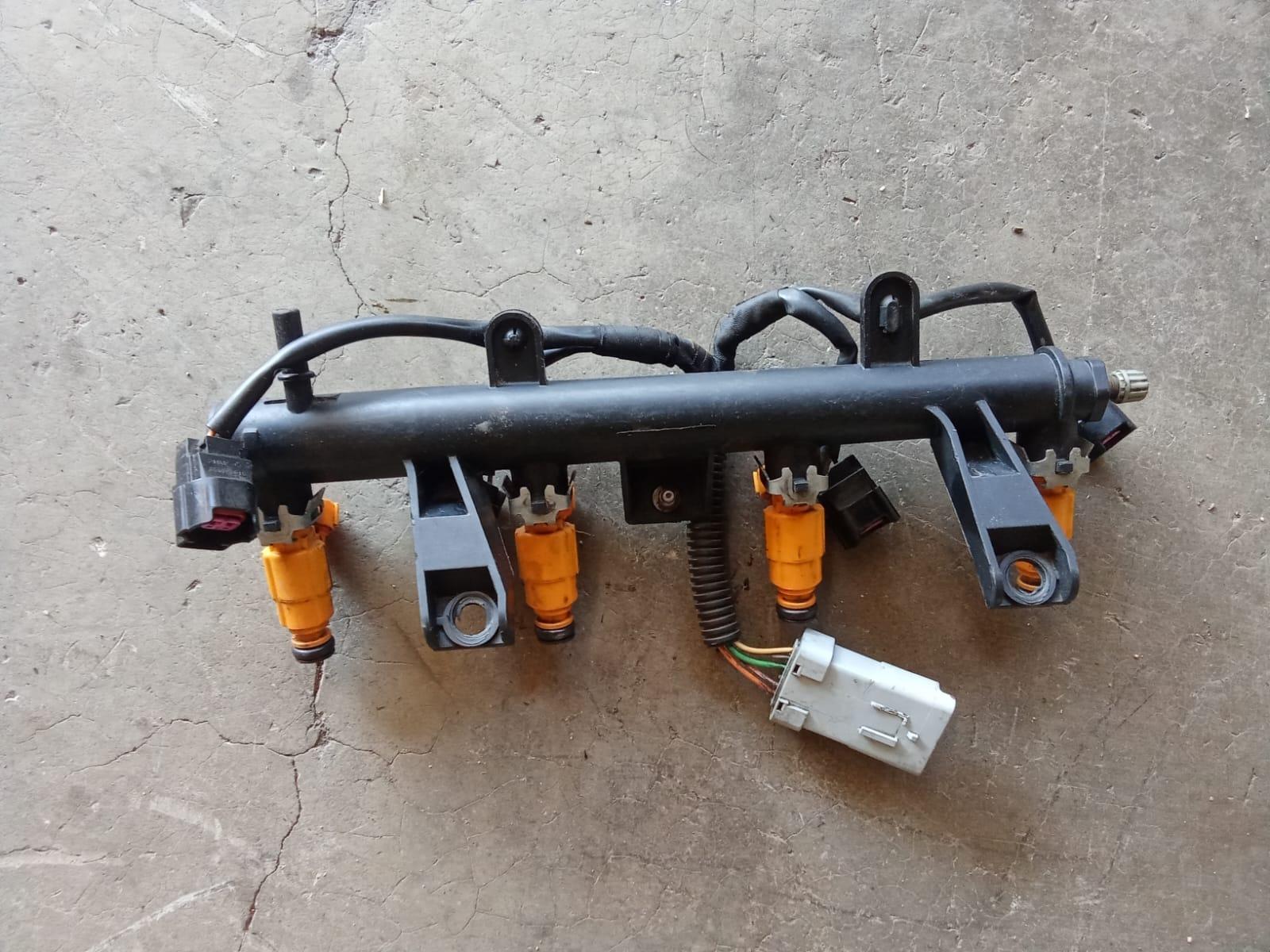 Fiat Panda 1.4 injector rail - Main image